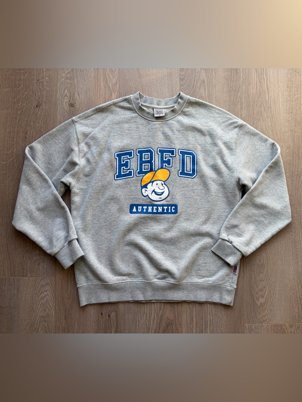 🧢 Ebbets Field Flannels Vintage Grey Crewneck Sweatshirt — Americana Graphic —